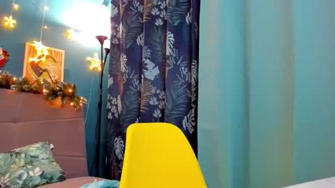 Snapshot of xloe_queen chatting on 12-09-24, 06:03 Chloe online show from 12-09-24, 06:03