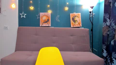 Snapshot of xloe_queen chatting on 01-23-25, 01:02 Chloe online show from 01-23-25, 01:02