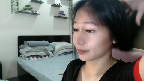 Snapshot of xlovely_destinyx chatting on 06-29-26, 02:18 Alice online show from 06-29-26, 02:18