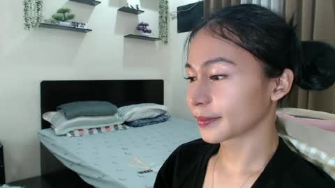 Snapshot of xlovely_destinyx chatting on 06-30-26, 07:09 Alice online show from 06-30-26, 07:09