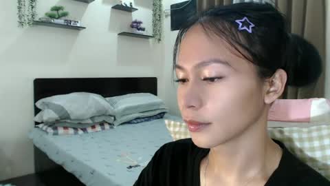 Snapshot of xlovely_destinyx chatting on 07-02-26, 08:37 Alice online show from 07-02-26, 08:37