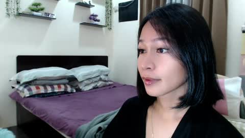 Snapshot of xlovely_destinyx chatting on 07-28-26, 01:32 Alice online show from 07-28-26, 01:32