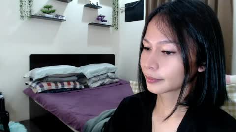 Snapshot of xlovely_destinyx chatting on 07-28-26, 02:13 Alice online show from 07-28-26, 02:13