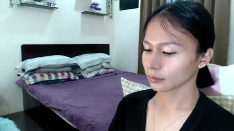 Snapshot of xlovely_destinyx chatting on 07-28-26, 03:32 Alice online show from 07-28-26, 03:32