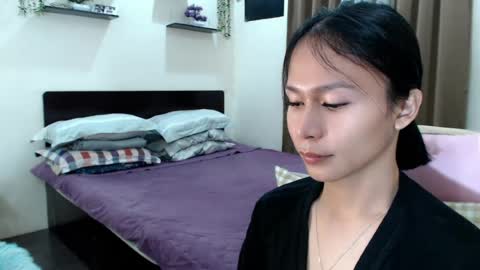 Snapshot of xlovely_destinyx chatting on 07-28-26, 04:39 Alice online show from 07-28-26, 04:39