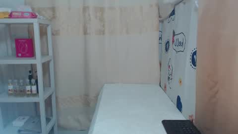 Maxie online show from 06-01-26, 03:47
