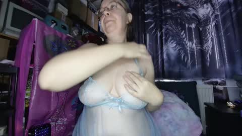 Snapshot of xnicetitsx chatting on 10-24-25, 07:05 xnicetitsx online show from 10-24-25, 07:05