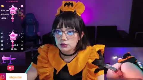 Nixy Crow online show from 10-16-25, 11:39