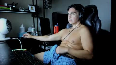 Snapshot of xoalejandroxo6 chatting on 04-26-26, 05:27 xoalejandroxo6 online show from 04-26-26, 05:27