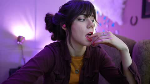 Snapshot of xobondaixo chatting on 02-04-25, 08:02 Bella Bondai online show from 02-04-25, 08:02