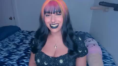 Snapshot of xocurvyrae chatting on 12-06-24, 06:39 Rae online show from 12-06-24, 06:39