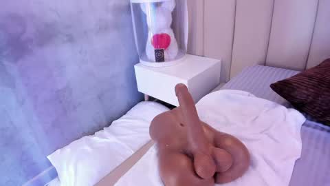 Snapshot of xolara chatting on 05-05-26, 10:45 Xolara online show from 05-05-26, 10:45