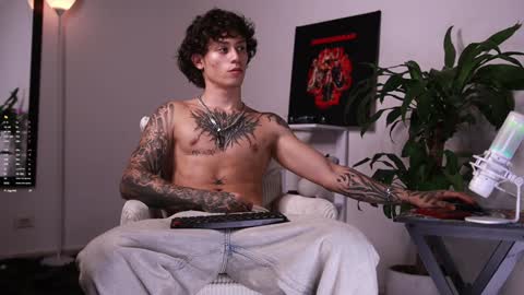   online show from 02-01-25, 03:08