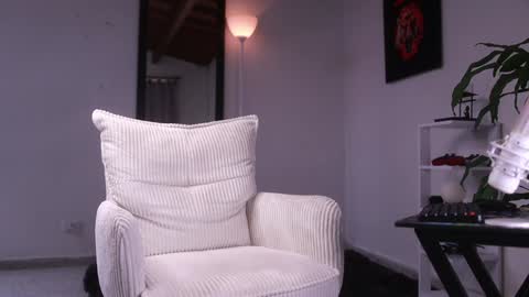   online show from 02-02-25, 08:30