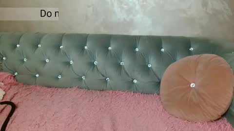 Snapshot of xqueencarox chatting on 09-23-25, 11:41 xqueencarox online show from 09-23-25, 11:41