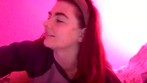 Snapshot of xratedcherry chatting on 10-27-25, 07:23 CHERRY online show from 10-27-25, 07:23