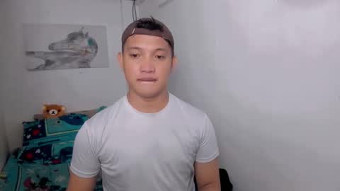 xsebastian19 online show from 05-01-26, 09:47