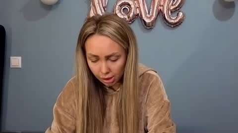 AnnaMaee online show from 02-26-25, 01:43