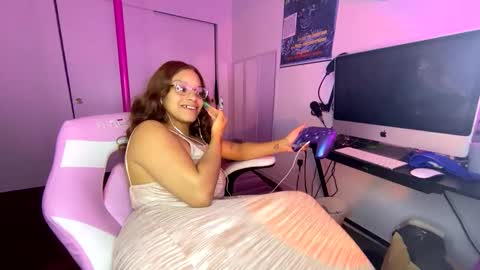 xStarGazingx online show from 09-29-25, 05:01