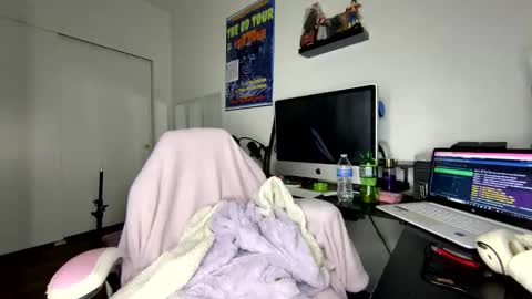 xStarGazingx online show from 10-22-25, 08:47