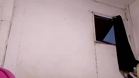 Snapshot of xsuck_my_dickx chatting on 11-08-25, 09:42 Nica online show from 11-08-25, 09:42