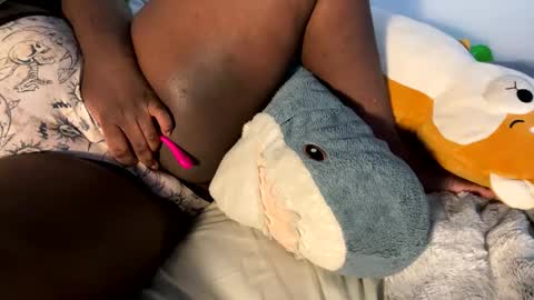 Snapshot of xunrichkitschbitchx chatting on 12-10-24, 06:49 Syd online show from 12-10-24, 06:49