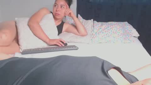 Gabriela and Camila online show from 02-17-25, 03:42