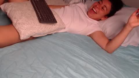 Gabriela and Camila online show from 03-01-25, 04:33