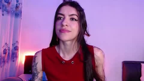 Snapshot of xx_johnson_xx chatting on 09-13-25, 09:31 VALE online show from 09-13-25, 09:31