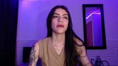 Snapshot of xx_johnson_xx chatting on 11-20-25, 03:28 VALE online show from 11-20-25, 03:28