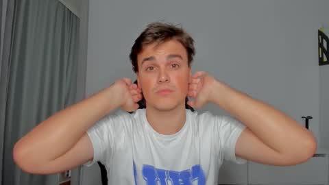 Snapshot of xx_raul_xx_ chatting on 09-20-25, 10:00 raul online show from 09-20-25, 10:00