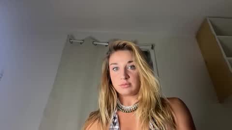 Snapshot of xxbabycheetahxx chatting on 03-12-26, 04:40 xxbabycheetahxx online show from 03-12-26, 04:40