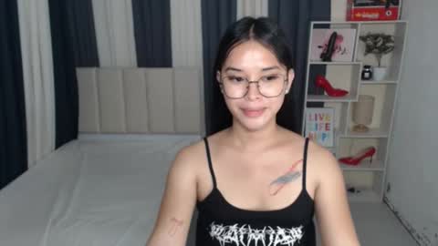 CHLOES ROOM online show from 09-16-25, 12:17