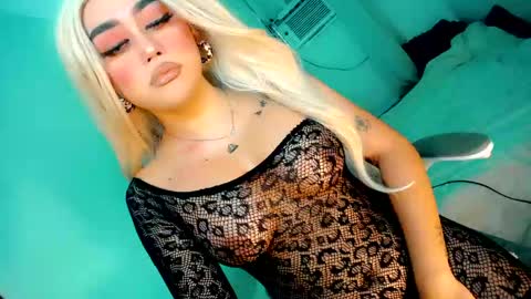 Snapshot of xxcumcatcherxx chatting on 04-20-26, 01:30 Jane online show from 04-20-26, 01:30