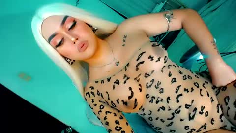 Snapshot of xxcumcatcherxx chatting on 04-21-26, 01:53 Jane online show from 04-21-26, 01:53