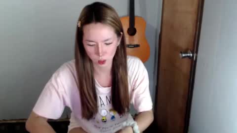 Snapshot of xxinnocentbellaxx chatting on 12-16-24, 01:43 Dyanna Zulla online show from 12-16-24, 01:43