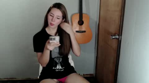 Snapshot of xxinnocentbellaxx chatting on 12-16-24, 09:52 Dyanna Zulla online show from 12-16-24, 09:52