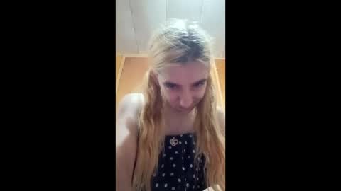 Snapshot of xxjessiebugxx chatting on 06-06-26, 03:33 xxjessiebugxx online show from 06-06-26, 03:33