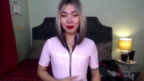 Snapshot of xxkagura_hugecock_69xx chatting on 12-14-24, 11:01 Kagura online show from 12-14-24, 11:01
