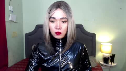 Snapshot of xxkagura_hugecock_69xx chatting on 12-15-24, 11:42 Kagura online show from 12-15-24, 11:42