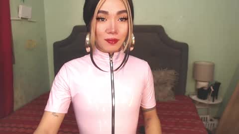 Snapshot of xxkagura_hugecock_69xx chatting on 12-16-24, 11:18 Kagura online show from 12-16-24, 11:18