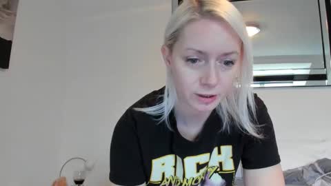 Snapshot of xxkimber_bentonxx chatting on 11-12-25, 11:10 Next online Monday to Friday 10am till 2pm UK time online show from 11-12-25, 11:10