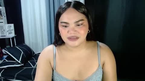 Kylie Smith online show from 11-17-25, 12:44