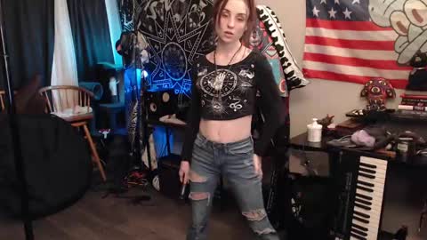 Lilith online show from 09-28-25, 01:44