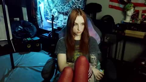 Snapshot of xxlilithmoonxx chatting on 04-23-26, 02:02 Lilith online show from 04-23-26, 02:02