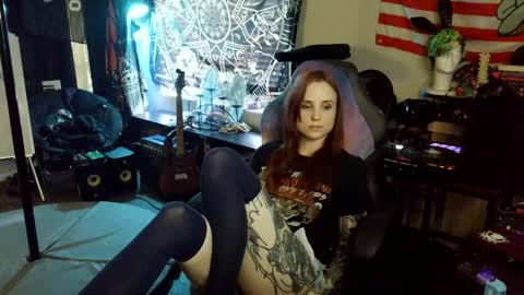 Snapshot of xxlilithmoonxx chatting on 04-24-26, 12:46 Lilith online show from 04-24-26, 12:46