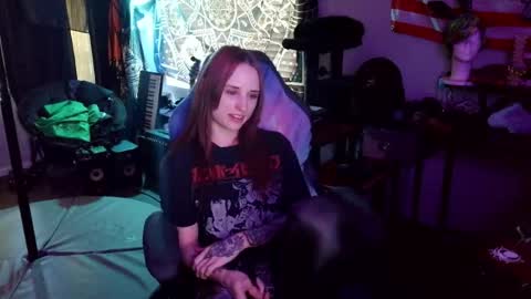 Snapshot of xxlilithmoonxx chatting on 05-06-26, 12:19 Lilith online show from 05-06-26, 12:19