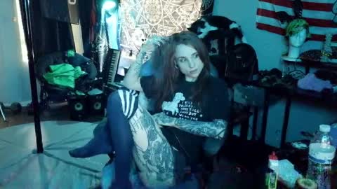 Snapshot of xxlilithmoonxx chatting on 05-13-26, 12:41 Lilith online show from 05-13-26, 12:41