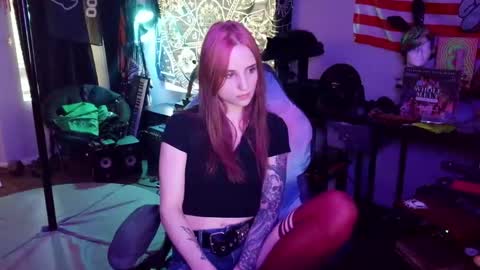 Snapshot of xxlilithmoonxx chatting on 05-19-26, 12:49 Lilith online show from 05-19-26, 12:49