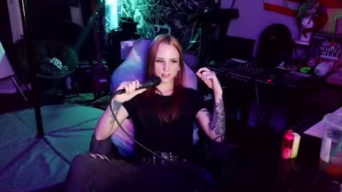 Snapshot of xxlilithmoonxx chatting on 06-22-26, 04:09 Lilith online show from 06-22-26, 04:09